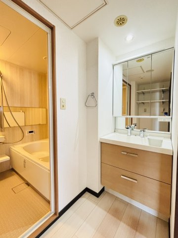 モンセーヌ和泉中央2番館の独立洗面台