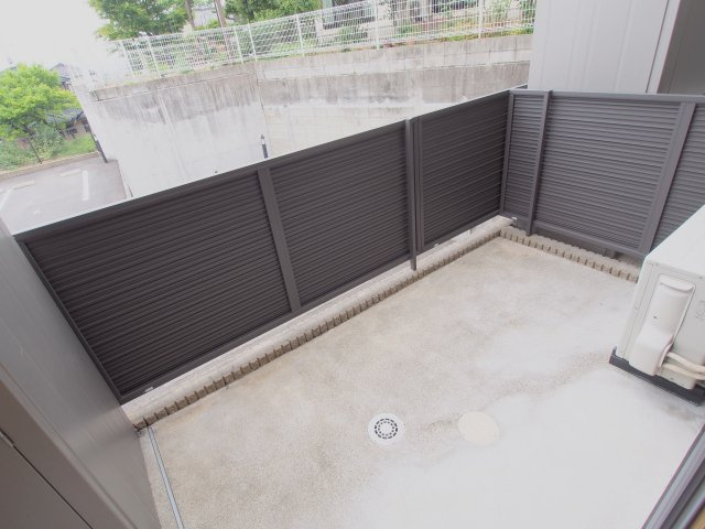 プリメーラ石井城上のバルコニー