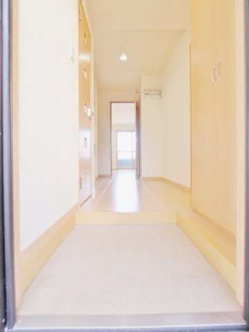 プリメーラ石井城上の玄関