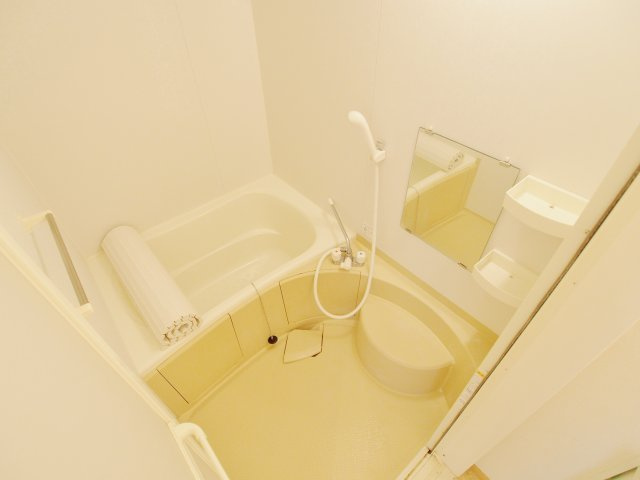 プリメーラ石井城上の浴室