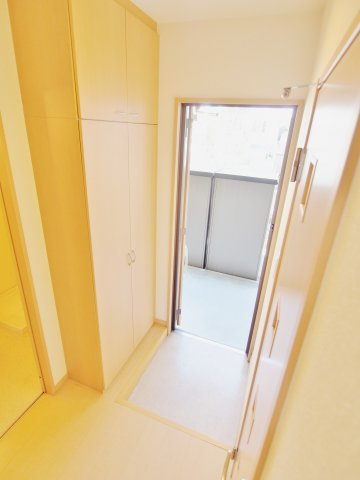 プリメーラ石井城上の玄関