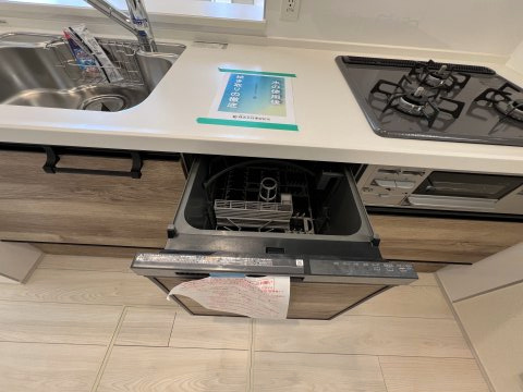 昭島市緑町3丁目　新築戸建全2棟のその他|食後の洗い物は食器洗い乾燥機にお任せ。家族団らんの時間が充実します。