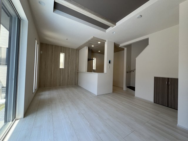 昭島市緑町3丁目　新築戸建全2棟の居間・リビング|LDK12.87帖