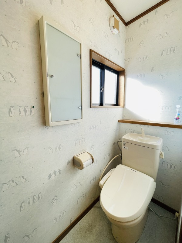 あきる野市平沢　中古戸建のトイレ|2階トイレ