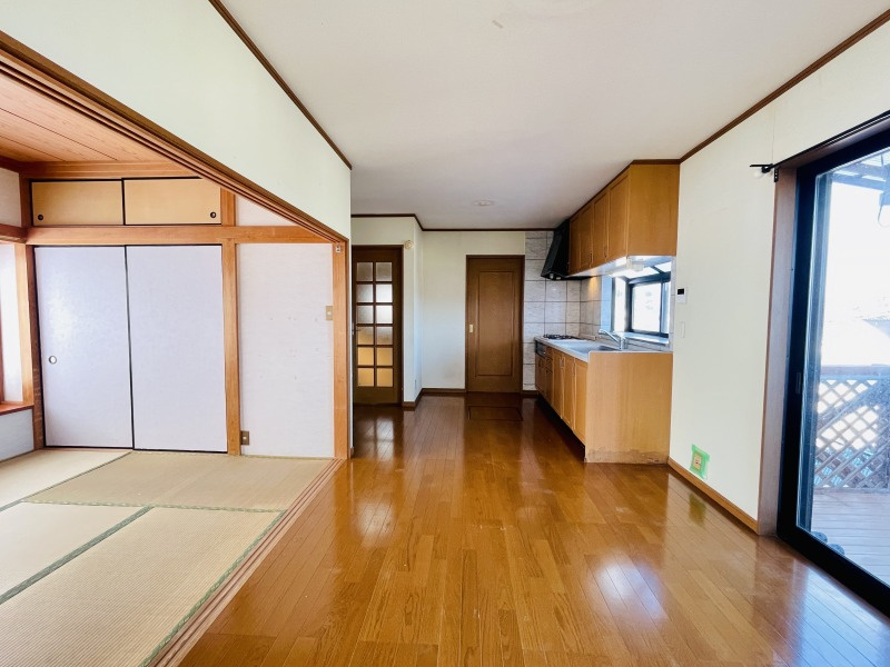 あきる野市平沢　中古戸建の居間・リビング