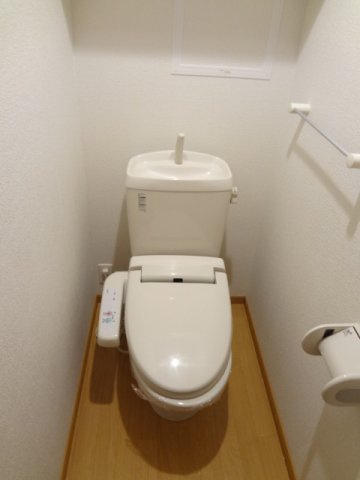 菊池郡菊陽町花立１丁目のアパートのトイレ|清潔感のあるトイレです