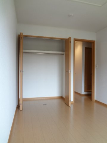 菊池郡菊陽町花立１丁目のアパートの収納|たっぷりとした収納スペースです