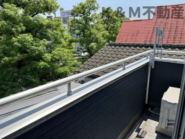 松戸市常盤平陣屋前貸家のバルコニー|お洗濯にも便利なバルコニー付き