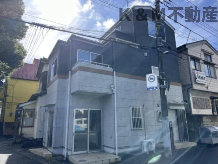 松戸市常盤平陣屋前貸家のエントランス|ゆとりのあるエントランスです