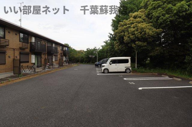 ラ・ソラーナの駐車場|駐車場に車を止められます
