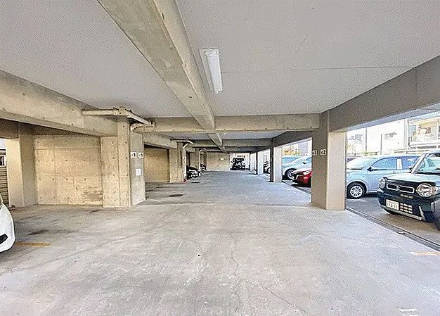 エクレール南越谷の駐車場|マンション敷地内の駐車場　※空き状況等詳細はお問合せください