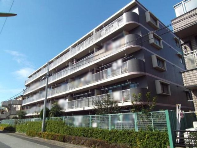 エクレール南越谷の外観|時代の流れに惑わされないシックなカラートーンで街並みに溶け込む外観。