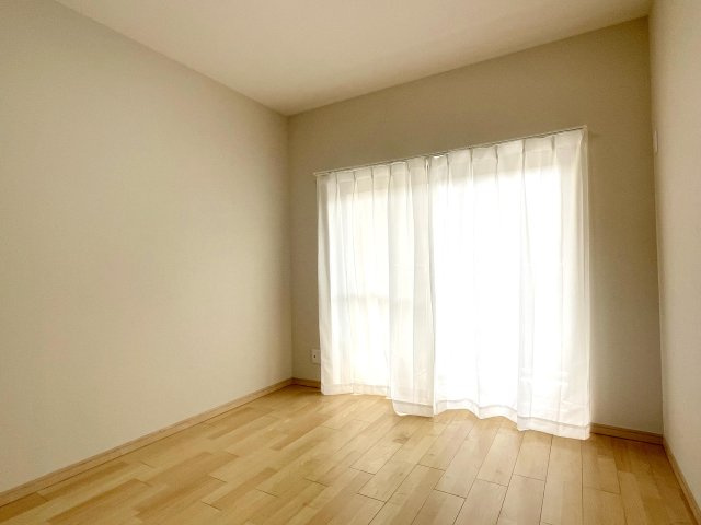 エクレール南越谷の洋室|※施工例　ベッドルームにもワークスペースにも。洋室が、暮らしのスタイルにやさしく寄り添います