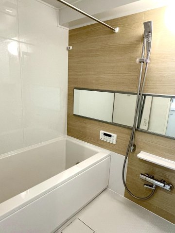 エクレール南越谷の浴室|※施工例　浴室には乾燥暖房機能を付帯しています！寒い時期も暖房機能で快適にバスタイムをお楽しみいただけます。