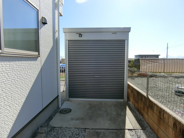 高崎市箕郷町矢原　中古住宅のその他|ガレージです