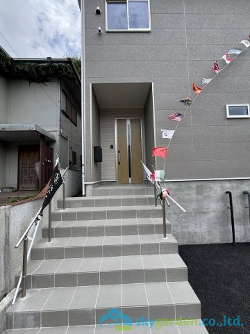 平塚市万田第8　新築戸建　全1棟1号棟の玄関