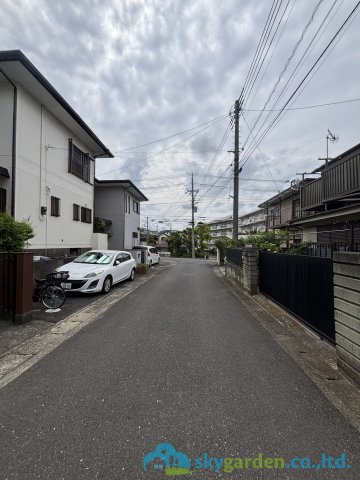 平塚市万田第8　新築戸建　全1棟1号棟の前面道路含む現地写真