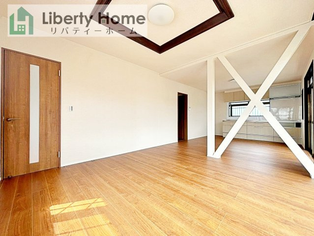 古河市中田　中古戸建の居間・リビング