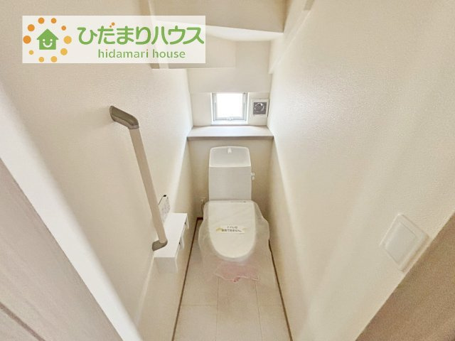 【トイレ】 | 牛久市神谷2丁目23番　新築戸建 | トイレは1F、2F共に完備！取り合いになることがありませんね(^^)/