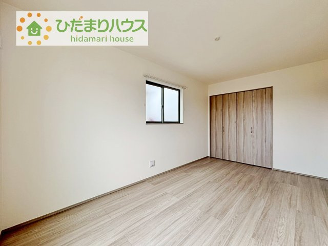 【寝室】 | 牛久市神谷2丁目23番　新築戸建 | ゆとりのある主寝室！ご家族全員で寝れちゃいます♪