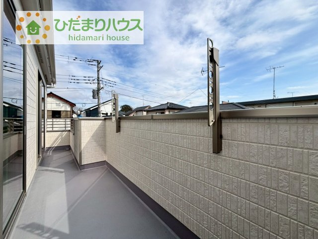 【バルコニー】 | 牛久市神谷2丁目23番　新築戸建 | 広々としたバルコニー。お洗濯物もぜーんぶ干せちゃいます！！