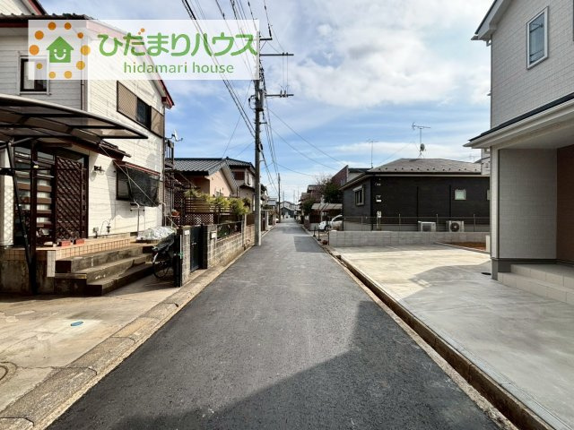 【前面道路含む現地写真】 | 牛久市神谷2丁目23番　新築戸建 | 近隣に商業施設多数あり(^^)/