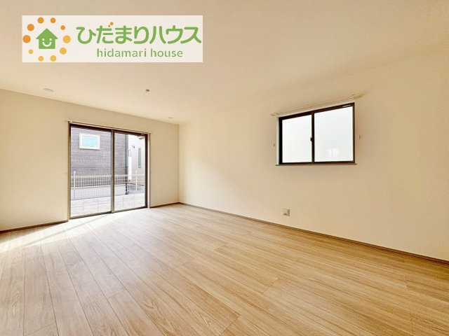 【居間・リビング】 | 牛久市神谷2丁目23番　新築戸建 | 早くお仕事終わらせて、家に帰りたくなるようなリビングです(^^♪