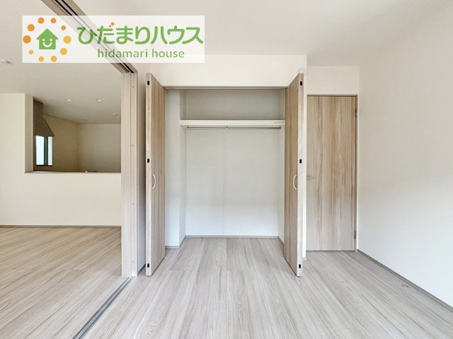 【収納】 | 牛久市神谷2丁目23番　新築戸建 | ハンガーパイプ付でお洋服の出し入れもラクラクです！