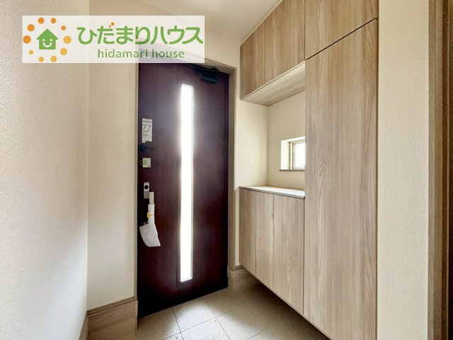 【玄関】 | 牛久市神谷2丁目23番　新築戸建 | 丁度良い靴箱のサイズ♪これだけあれば家族全員の靴がしまえてスッキリ(^O^)