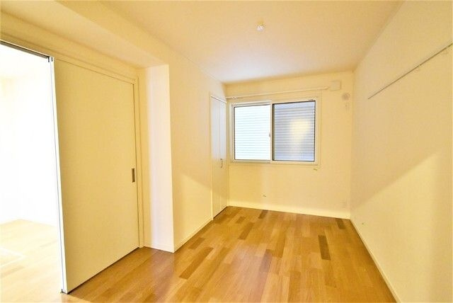 ベルソレイユ春岡Ｂ棟の居間・リビング