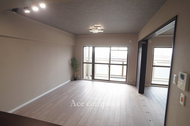 【居間・リビング】 | ファミールハイツ八尾B棟 | 【LDK：約14.5帖】