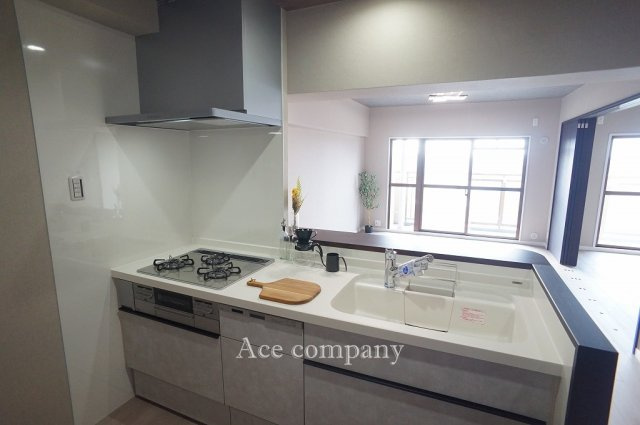 【キッチン】 | ファミールハイツ八尾B棟 | 食洗機付きのシステムキッチン新調です☆3口ガスコンロ☆