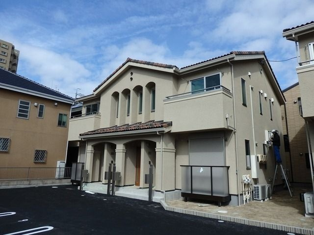 ベルソレイユ春岡Ｂ棟の外観