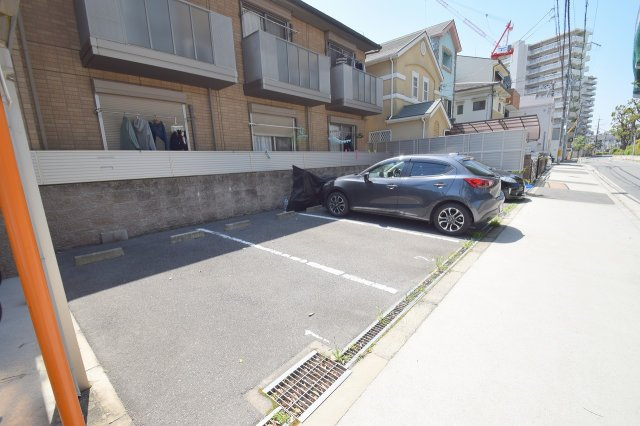 ルミエールの駐車場