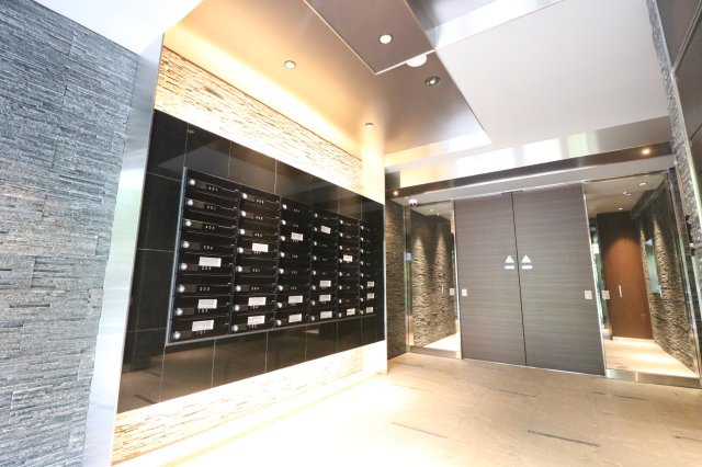 【エントランス】