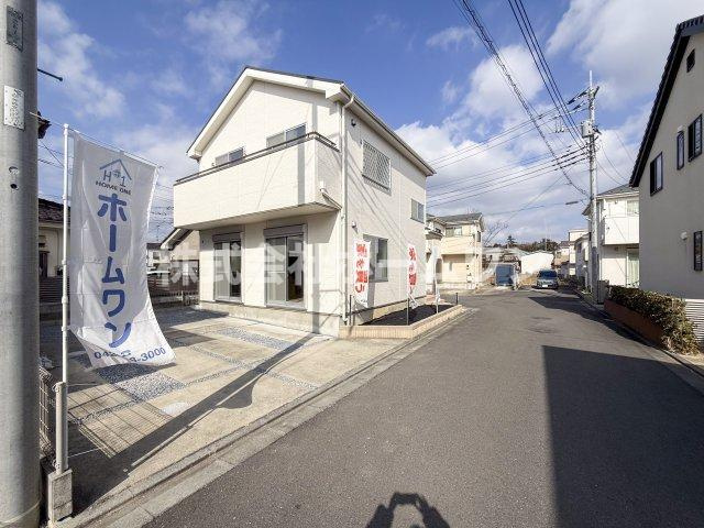 あきる野市瀬戸岡　中古戸建の前面道路含む現地写真