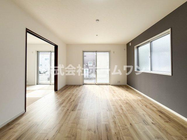 あきる野市瀬戸岡　中古戸建の居間・リビング