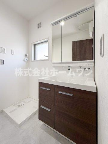 あきる野市瀬戸岡　中古戸建の独立洗面台