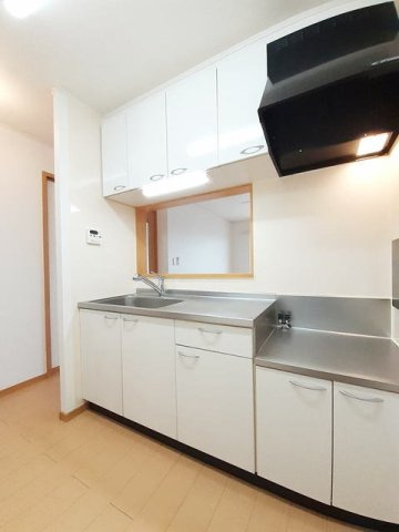 熊本市東区小山２丁目のアパートのキッチン|コンパクトなキッチンで掃除もラクラク