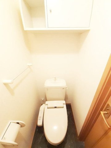 熊本市東区小山２丁目のアパートのトイレ|落ち着いたトイレです