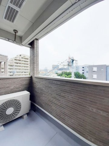 ニューエンパイヤＢのバルコニー|落ち着いた時間を過ごせるバルコニーです
