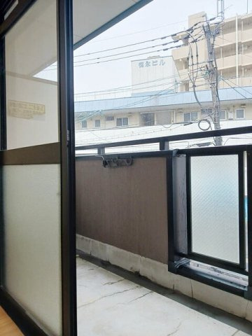 サニーフラッツＨＲのバルコニー|陽当たり良好なバルコニーです