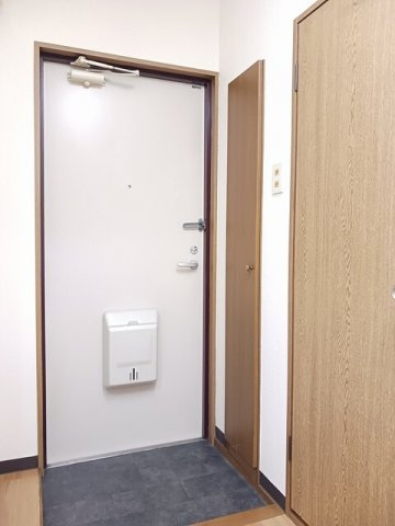 サニーフラッツＨＲの玄関|玄関です
