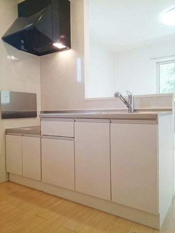 ヴィラ　ブリッサのキッチン|コンパクトなキッチンで掃除もラクラク