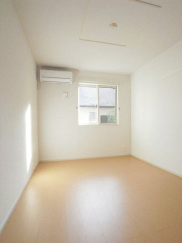 カーサ　センキンコウ　トゥアの内装|明るい室内です