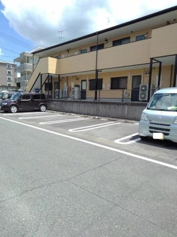 コーポ光の森の駐車場|駐車場完備です