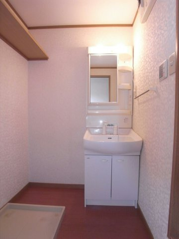 コーポ光の森の洗面所|忙しい朝には欠かせない洗面所です