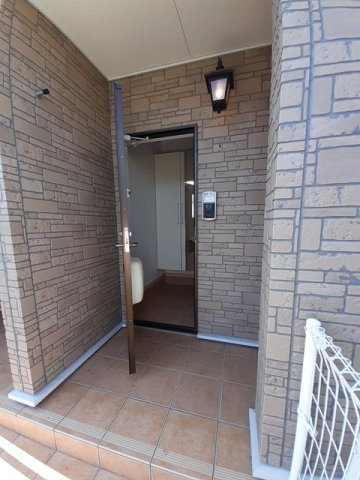 アミーゴ池尻Ｂのエントランス|建物の内部です