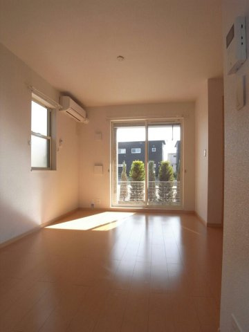 アミーゴ池尻Ｂの居間・リビング|ゆったり過ごせる居間です