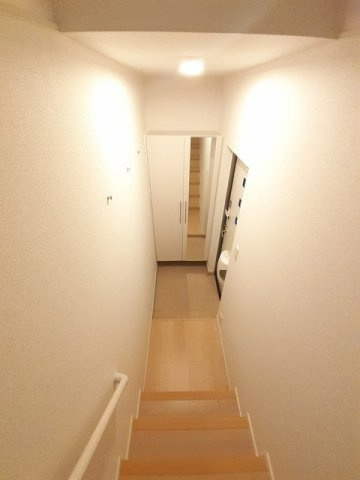 熊本市北区兎谷１丁目のアパートの玄関|きれいな玄関です